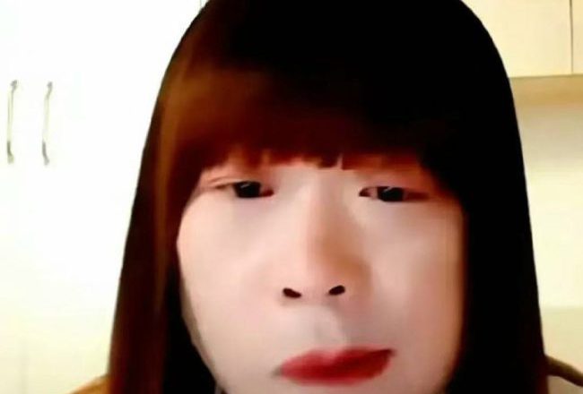 震碎三观！60岁大叔女装与1691名男性发生性行为？