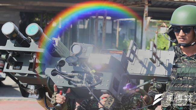 缺人却狂买武器   政府别再把台湾当“冤大头”