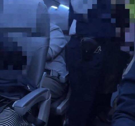 东京飞上海半途被迫返航  航空公司说话了