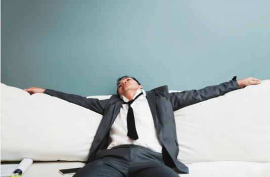 越来越多年轻人，被困在境外账户里