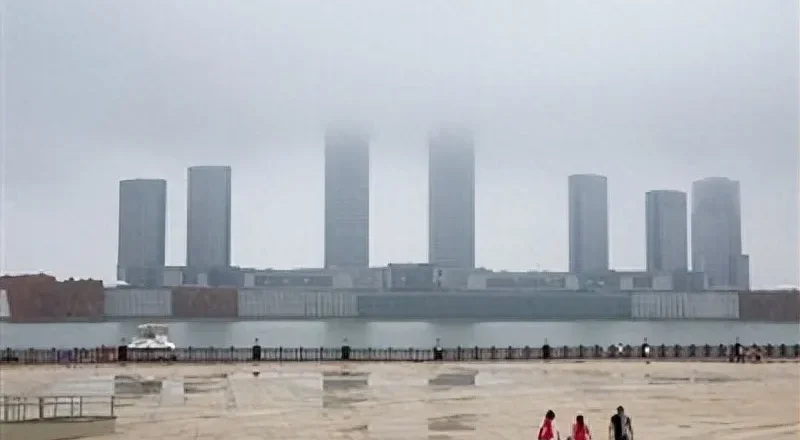 被全国嘲笑十年！昔日“鬼城”如今挤满人