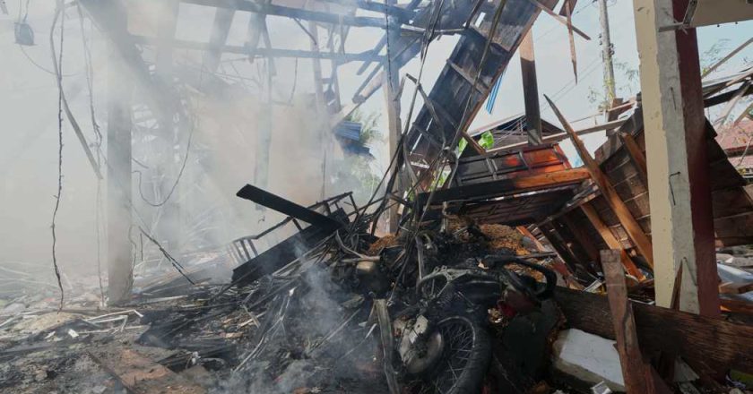 王毅通话泰柬外长调停边境冲突 陆称双方表达停火意愿