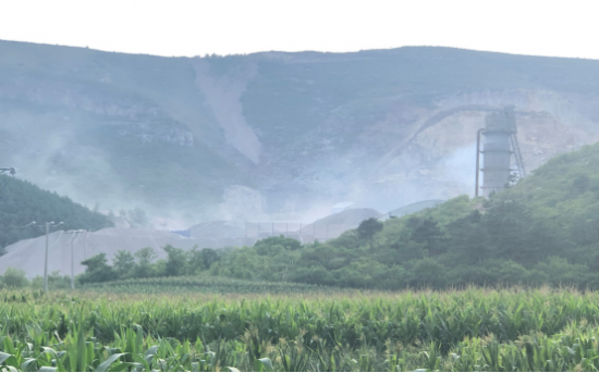 喀左縣大營子鄉污染礦企的樂園（一）
