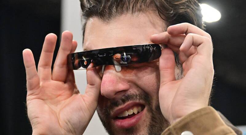 看远看近一副搞定！芬兰新创公司研发「自动对焦眼镜」