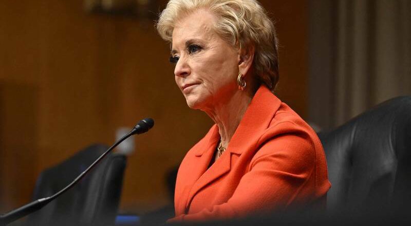 川普又赢了！最高法院裁决 准许裁撤近1400名教育部员工