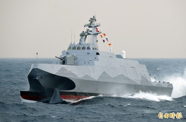 一周二度視察國軍  蔡英文 6/4視察海軍沱江艦