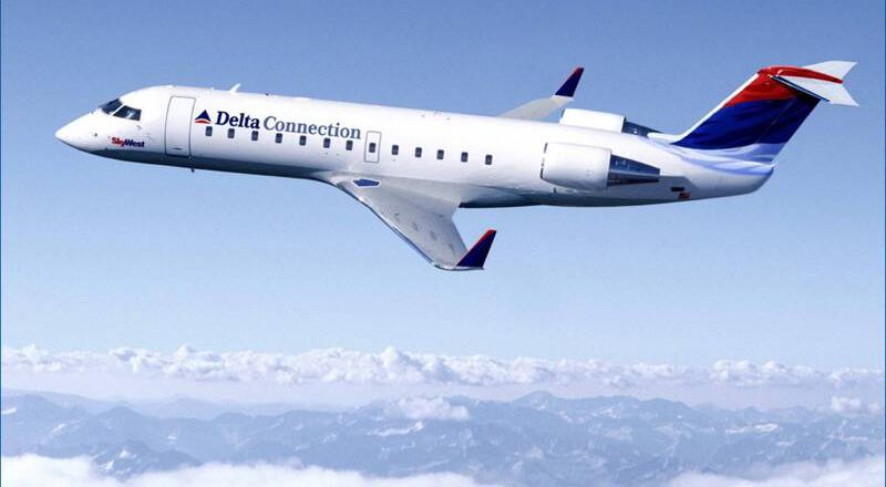 美客機驚傳乘客試圖在空中開艙門 班機緊急轉降