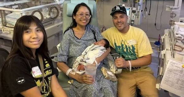 女子腹腔内有10公斤肿瘤和一个足月男胎 结果…