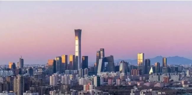 企業現在只招落難鳳凰和少年將軍