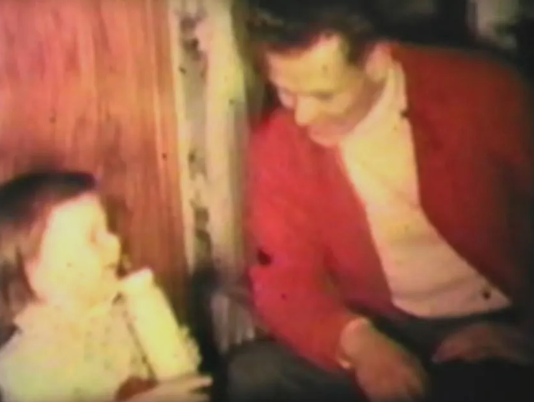 父親出門買煙卻人間蒸發 55年後地下室驚現…