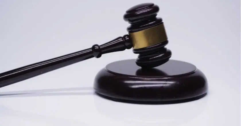 「00後」在校大學生製造假幣獲刑：網上買材料並學習